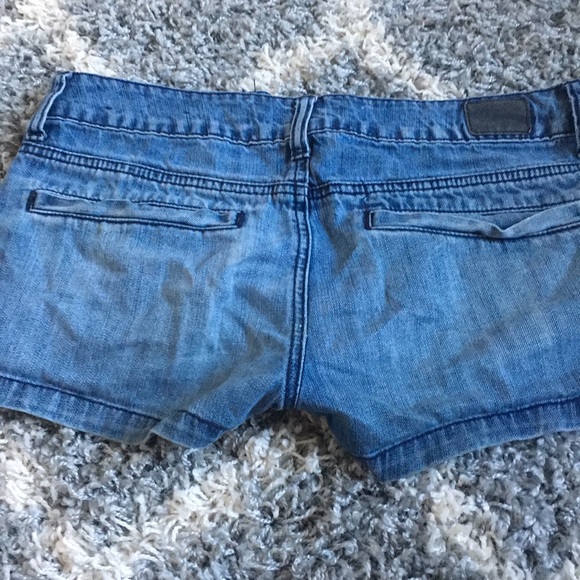 American Eagle jean shorts with zipper detail! - Picture 3 of 5